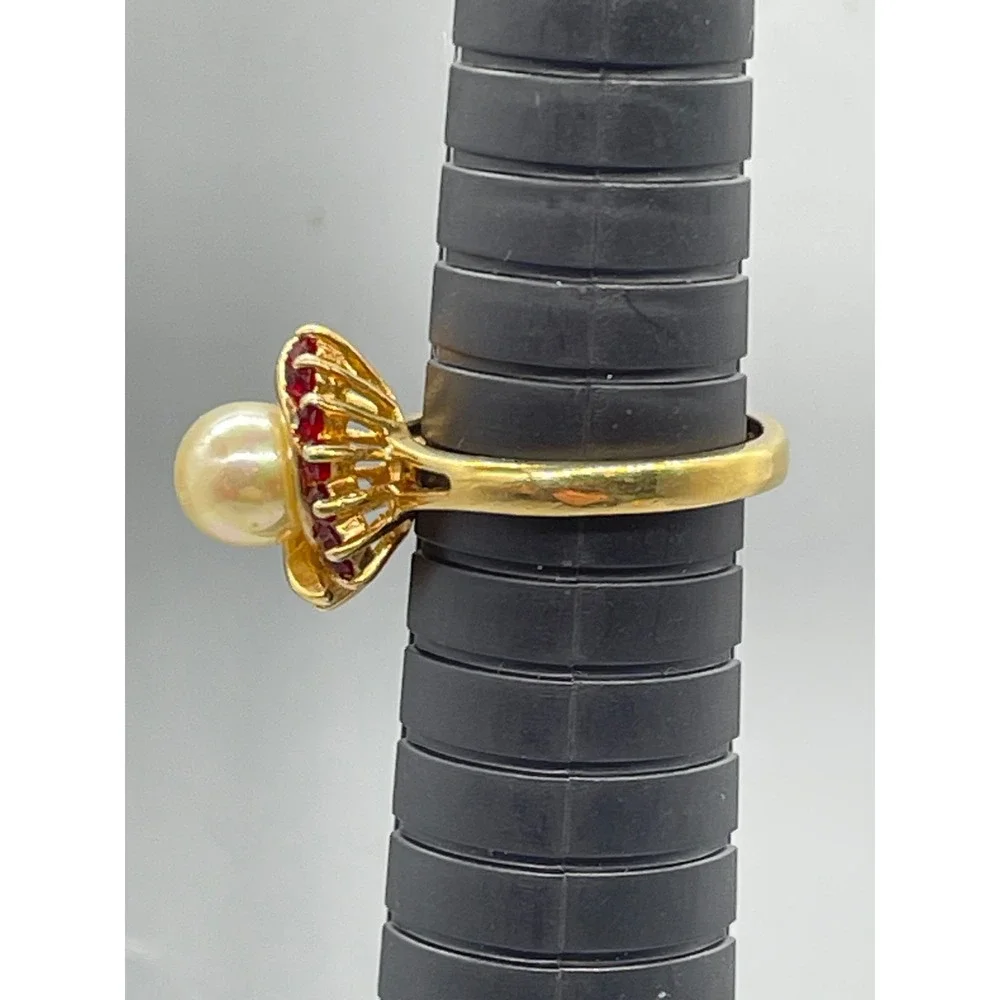 Vintage 18KT GE Gold Electroplate Faux Pearl and Red Rhinestone Ring Size 7‎